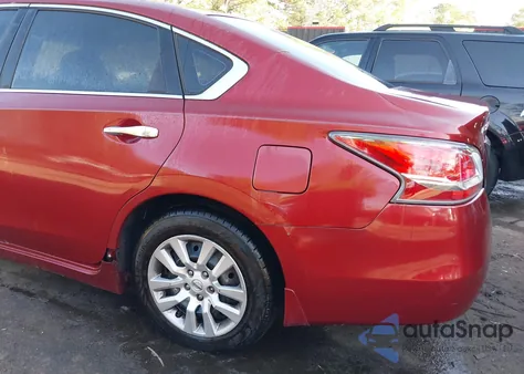 2014 Nissan Altima 2.5 S z USA, uszkodzony, nr VIN 1N4AL3AP8EC139183